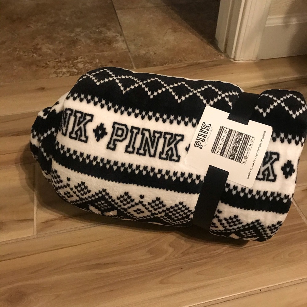 victoria secret pink sherpa blanket
